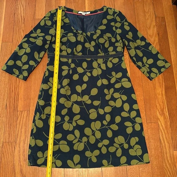 Boden 100% cotton scoop neck corduroy dress with leaf print in blue and green - Picture 16 of 16
